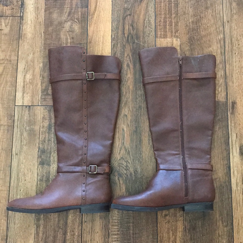 Brown boots